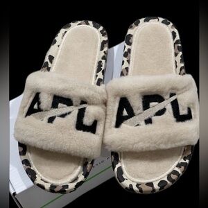 APL FUR SLIDES WOMEN 8 $195